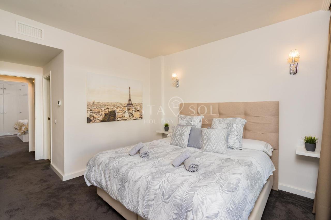 Puerto Marina-Benalmadena Luxury Apartment Dentro De La Isla المظهر الخارجي الصورة